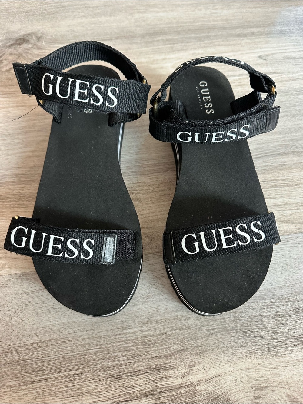 Guess Logo Platform Sport Sandals Black Size 8 Women’s Casual Shoes - Picture 2 of 4